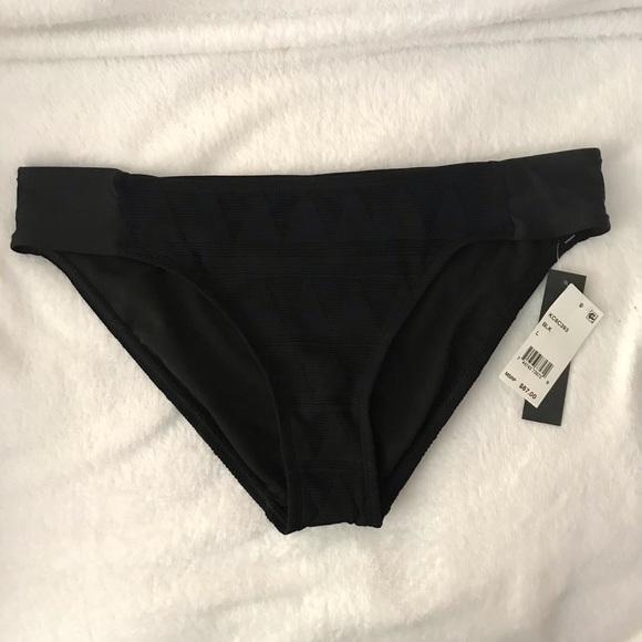 Kenneth Cole figure flattering B/Suit - Picture 8 of 8